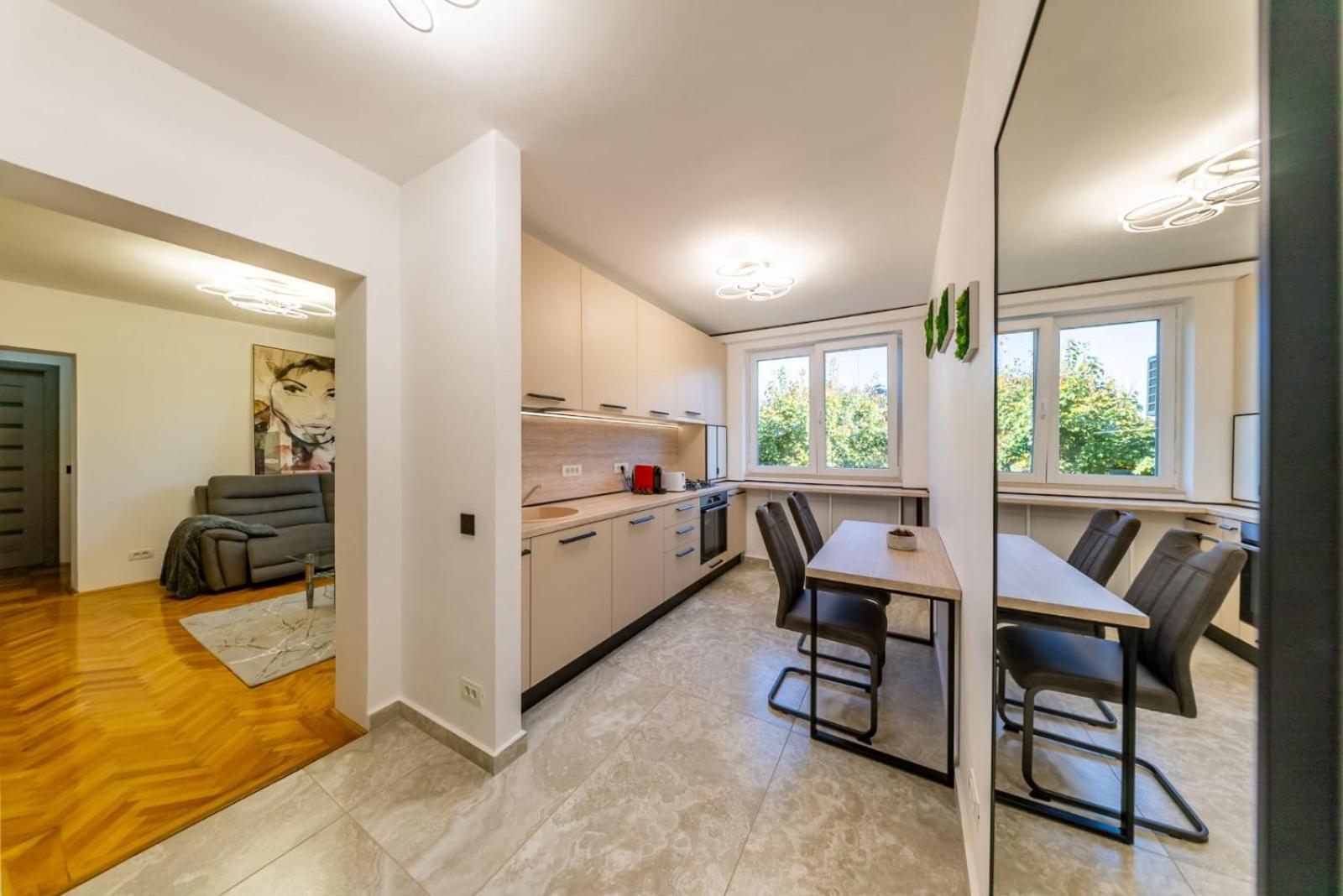 Casa Bella - Apartment In The City Center Arad Kültér fotó
